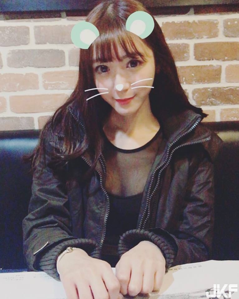 輔大真的出美女！「高顏值正妹」的高挑長腿與極致美背！