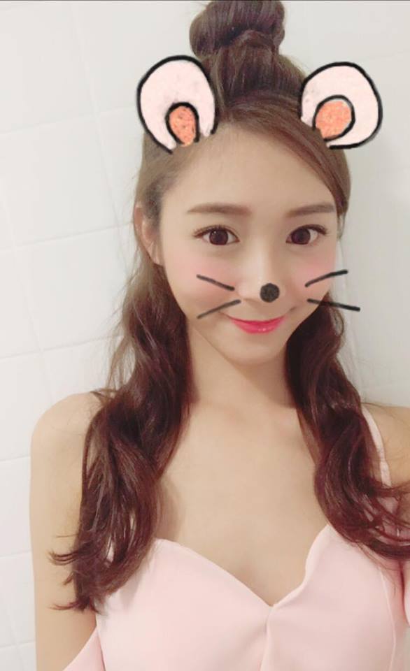 輔大真的出美女！「高顏值正妹」的高挑長腿與極致美背！