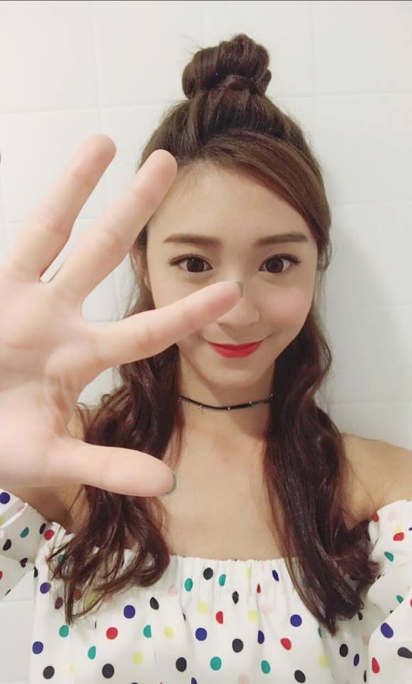 輔大真的出美女！「高顏值正妹」的高挑長腿與極致美背！