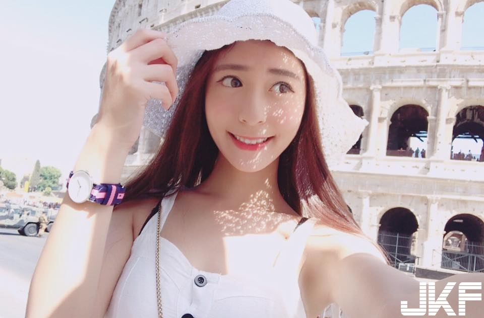 輔大真的出美女！「高顏值正妹」的高挑長腿與極致美背！