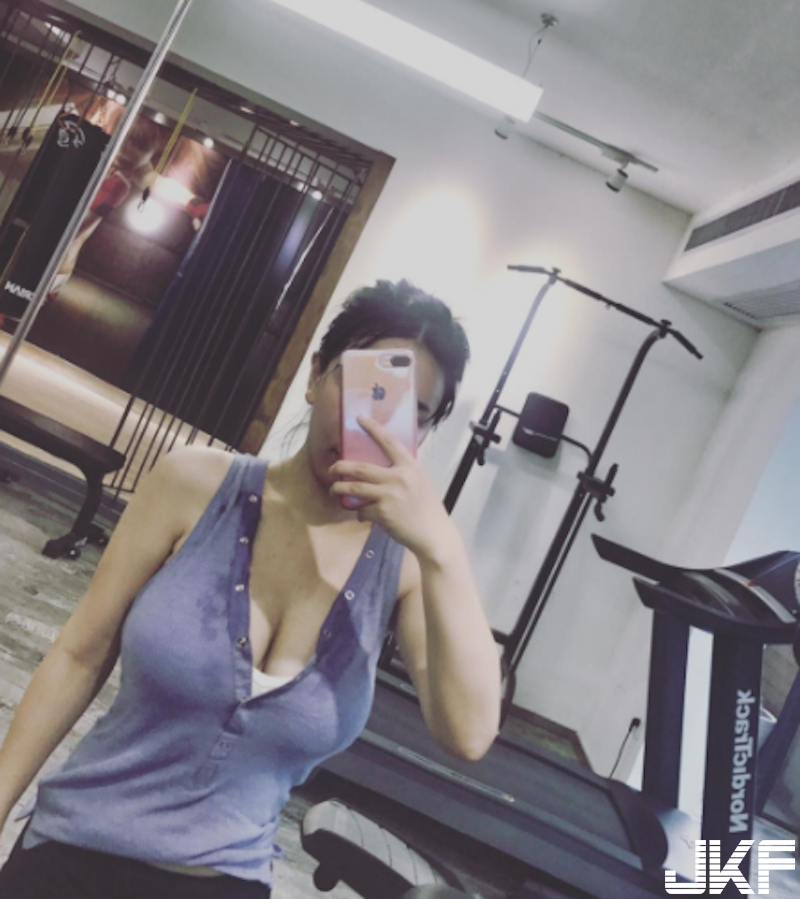 這妹子太狂！「木瓜奶妹」兇猛上圍快撐爆衣服！這乳量真的不是一般人撐得住啊！