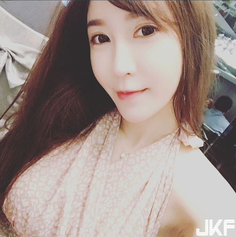這妹子的雅量驚人！「白皙奶妹」波濤洶湧一波接一波！