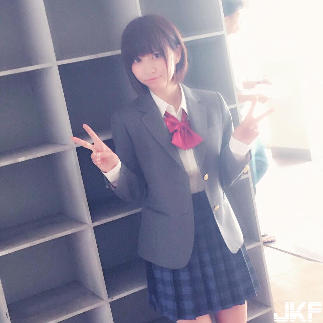甜美高校妹子水手服與百褶裙的「終極制服誘惑」！不露奶也讓人覺得性感&#8230;