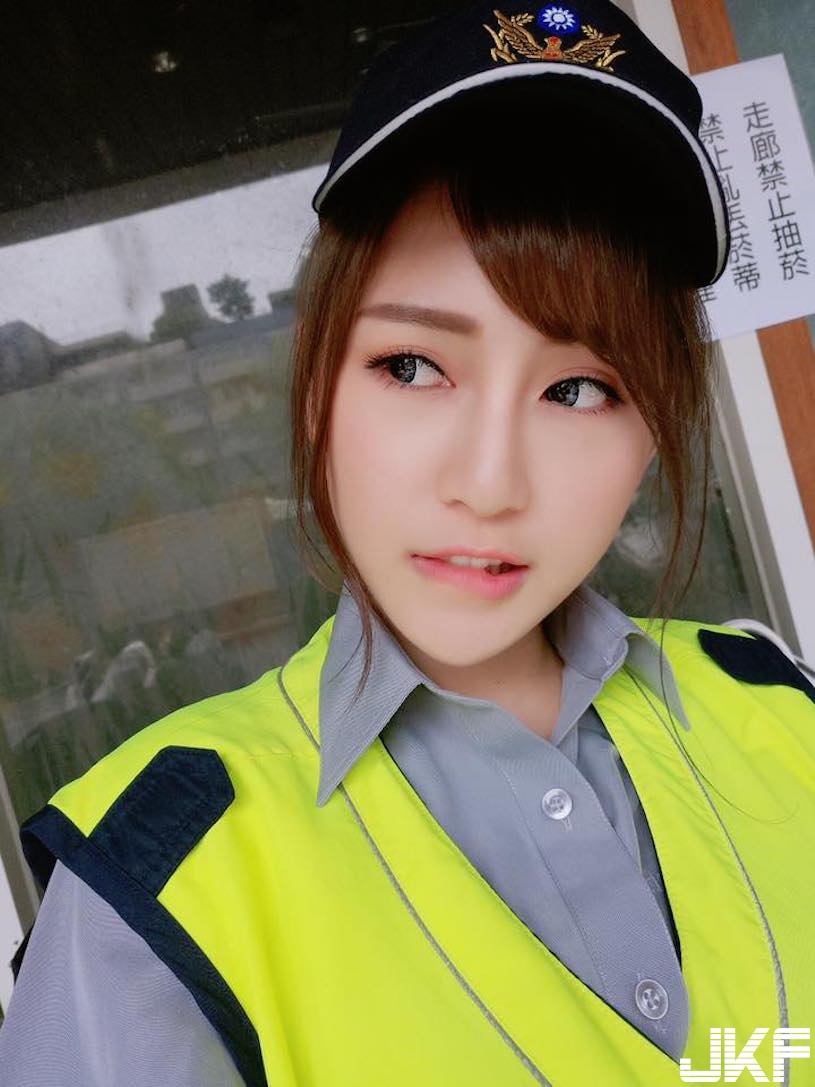 快衝了啦！超正「女警姐妹花」臨檢引Line瘋傳！幸福的「臨檢畫面」讓網友都投降了…