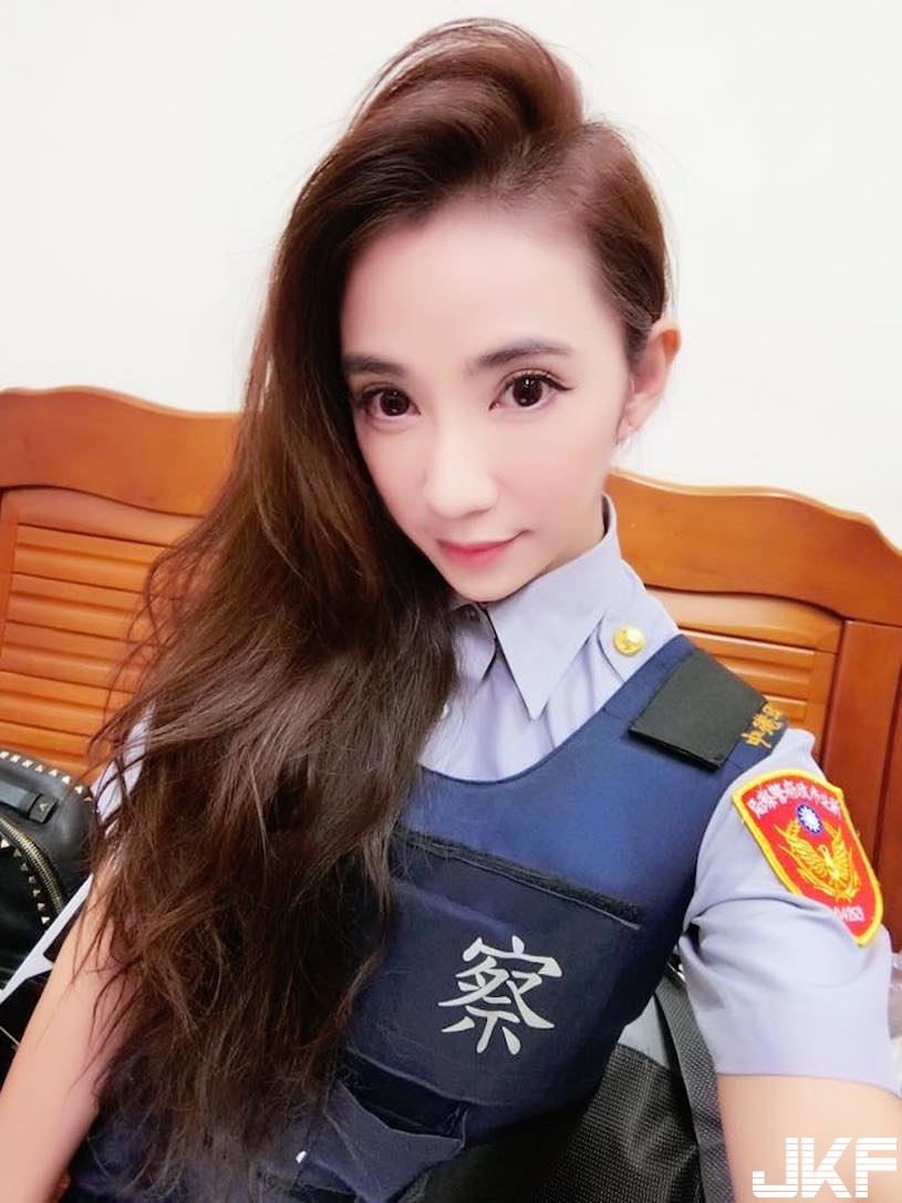 快衝了啦！超正「女警姐妹花」臨檢引Line瘋傳！幸福的「臨檢畫面」讓網友都投降了…