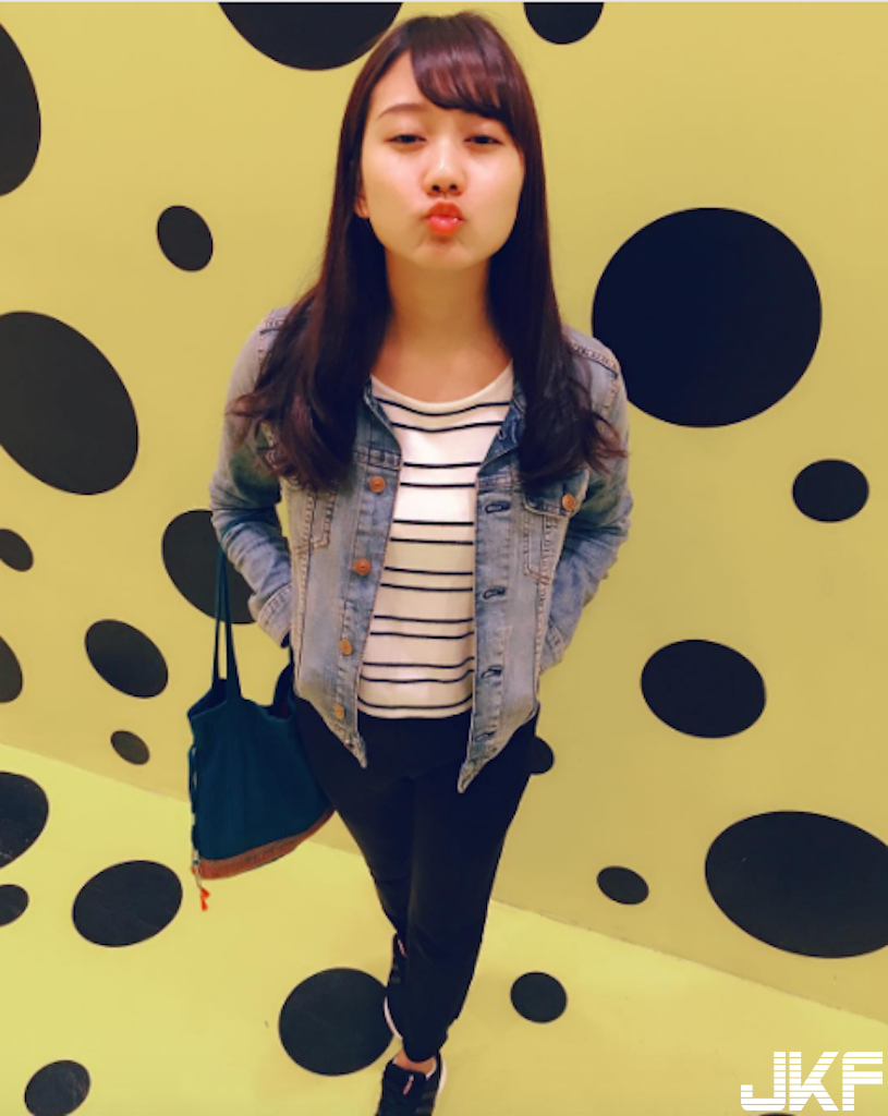 華航正妹「海灘福利」香豔美乳太犯規！制服裡隱藏的「大胸器」畫面好害羞…