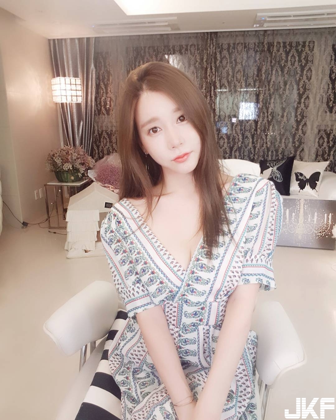 正妹「爆乳迎人」受不了！美波掃射震幅大到好危險，下午精神全來了！