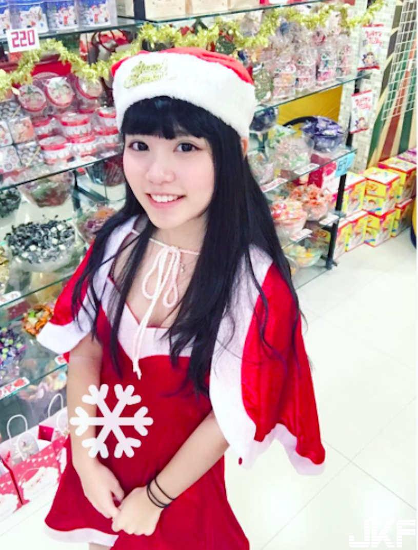 麗寶樂園驚見「比基尼橫躺辣妹」！超巨大胸器讓遊客都噴鼻血了！