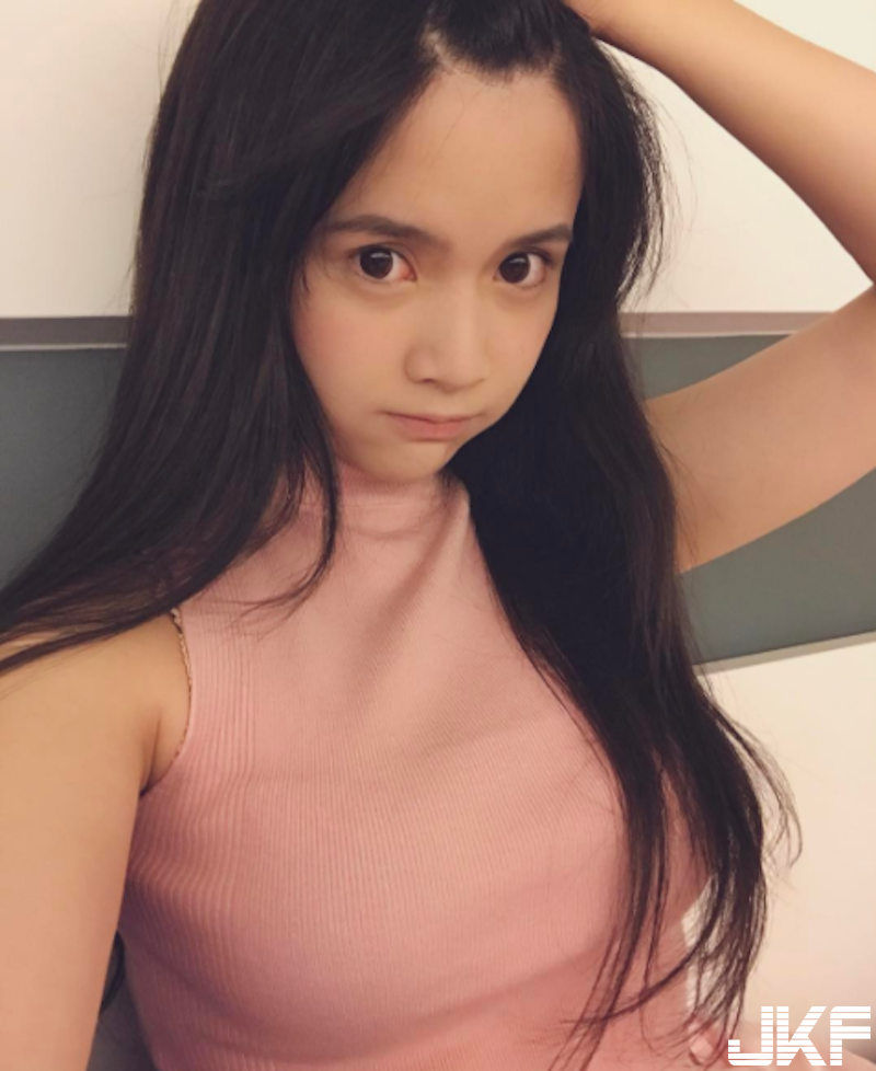 書展見到「大眼正妹」！神到本人原來是「白皙大奶妹」！飽滿美乳的W形狀好誘人啊！