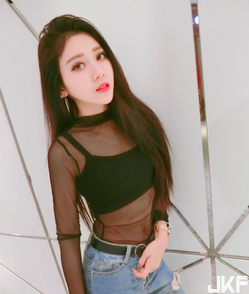 電音趴驚見「火辣水蛇腰正妹」！「白嫩長腿」讓大家腎上腺素激升了！