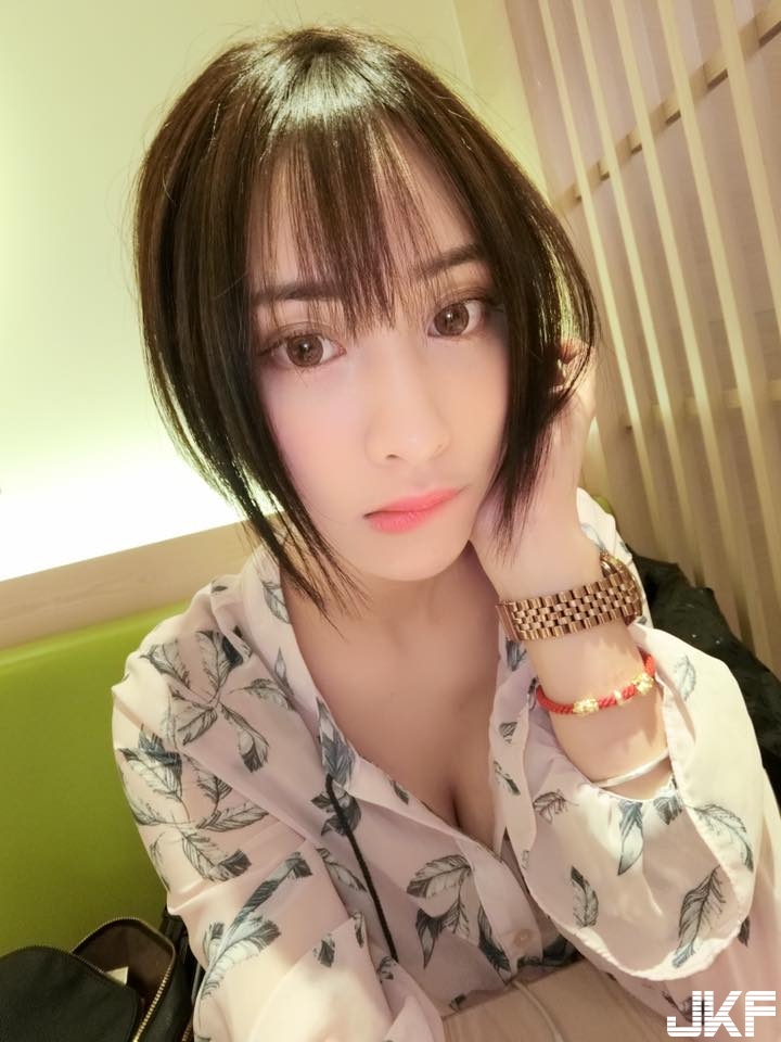 大眼甜美「超萌妹子」美得不像話！「女神等級」好身材，完全是男人天菜啊！