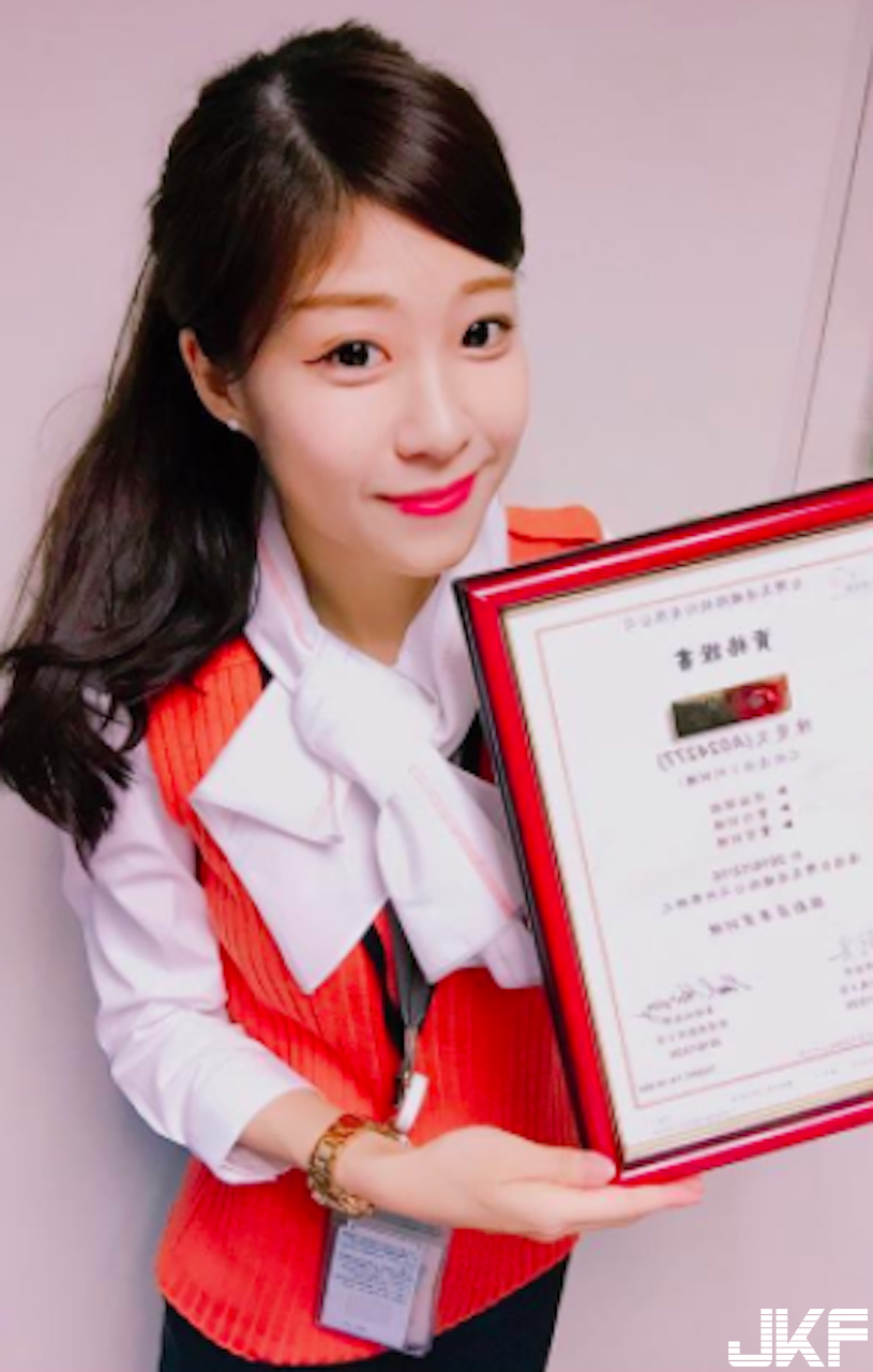 超正高鐵服勤員神到了！甜美外表激似謝欣穎，網友跪求她的班表！