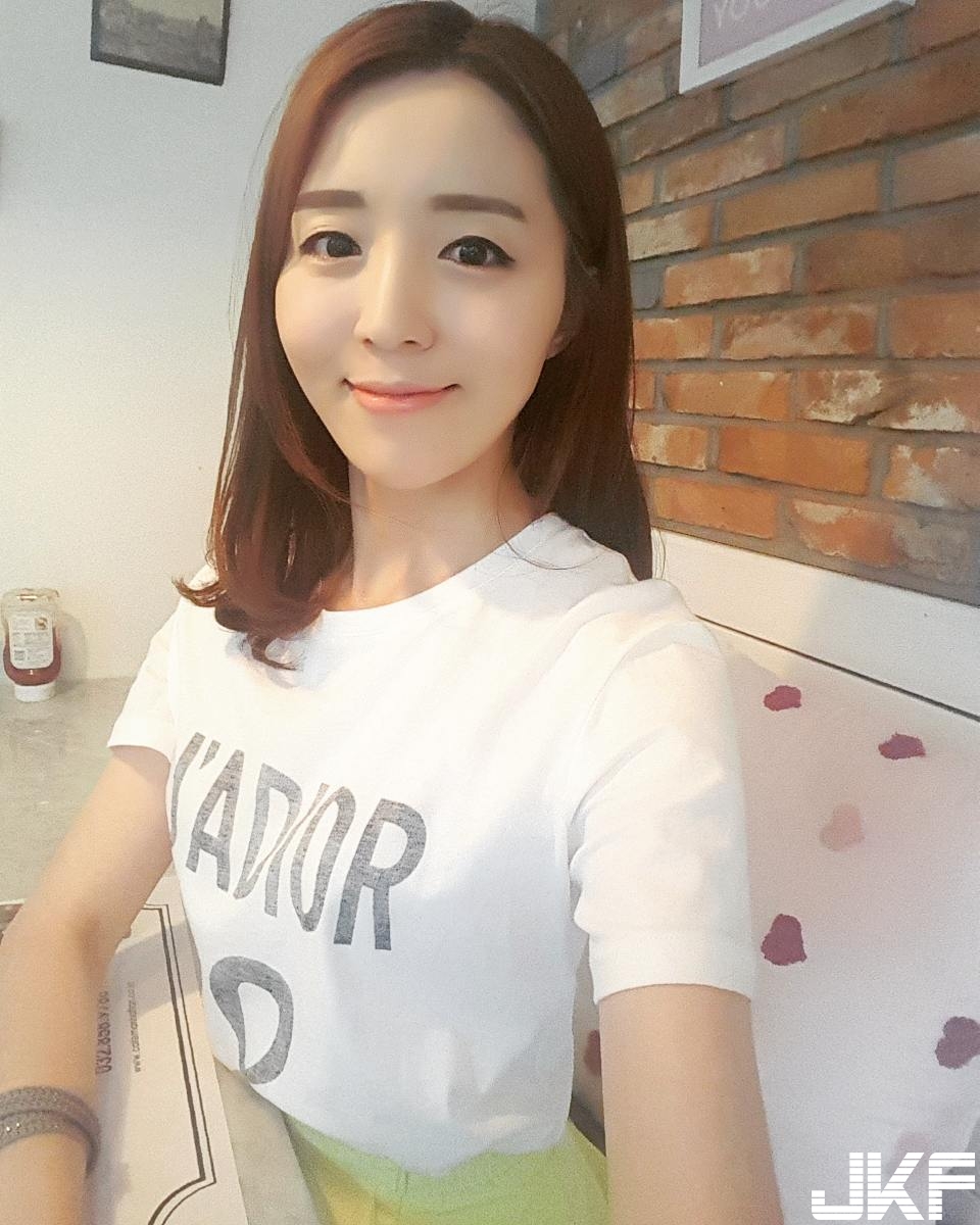 超美翻譯！國際會場上驚見「氣質女主播」，連外國人都驚訝！