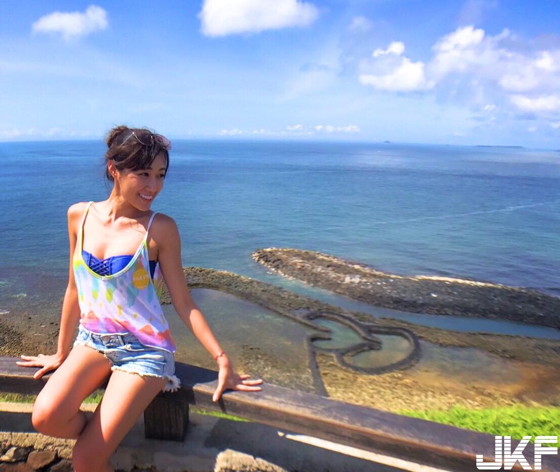 性感「美乳女孩」穿小丁褲大方秀美臀！臉書「害羞福利」讓人精神都來了！