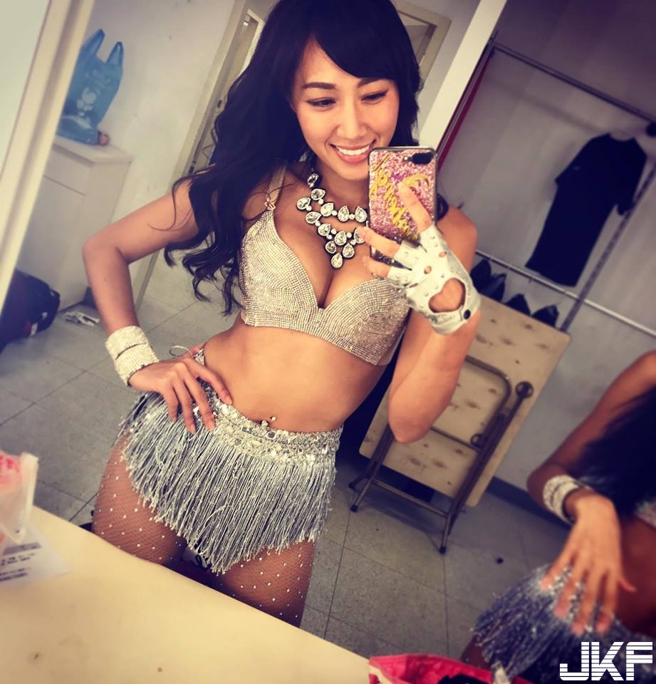 性感「美乳女孩」穿小丁褲大方秀美臀！臉書「害羞福利」讓人精神都來了！