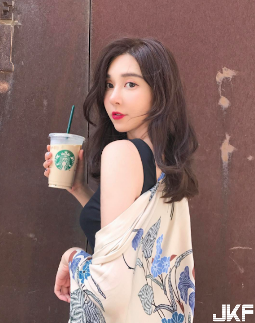 傳說中的天菜！明道超正「美乳校花」，纖腰細腿「又瘦又有料」！！