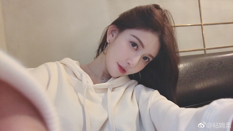 傳說中的天菜！明道超正「美乳校花」，纖腰細腿「又瘦又有料」！！