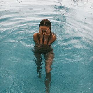 金髮美女 Josefine H. J 古銅色肌膚 配上苗條的身材 令人熱血沸騰.... - 歐美美女 -