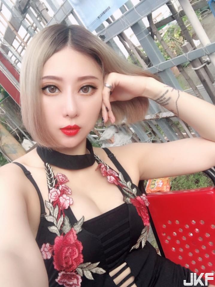 台灣「火辣女DJ」內建超級「電臀馬達」！轉過身來飽滿D奶爆乳無極限！