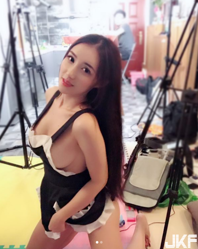 Line瘋傳「餐廳爆奶辣妹」半球整個炸出來！超挑逗「服務畫面」沒有極限啊…