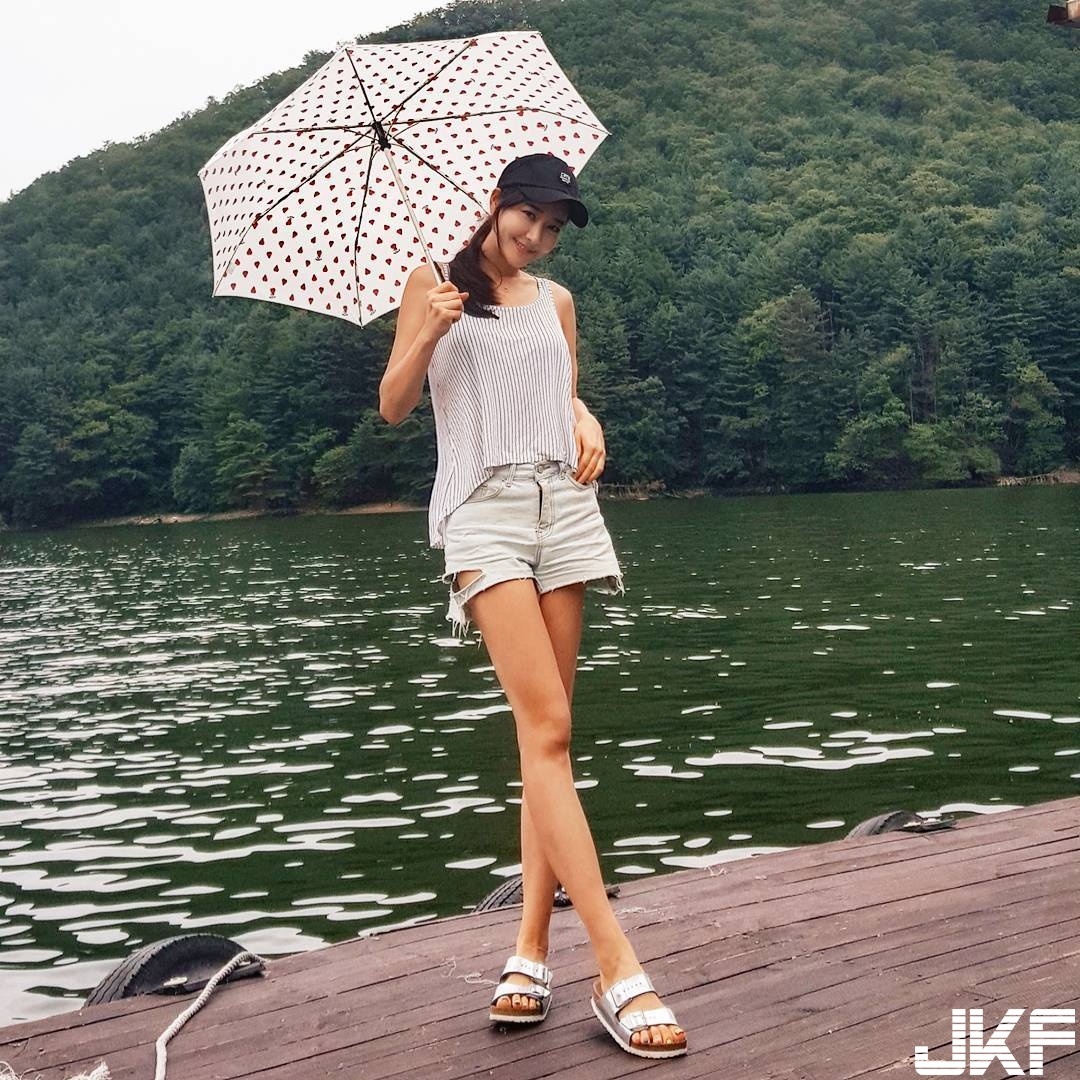 正妹有嘻哈！圓潤長輩「上下彈跳」大秀free style，忍不住跟著打節奏
