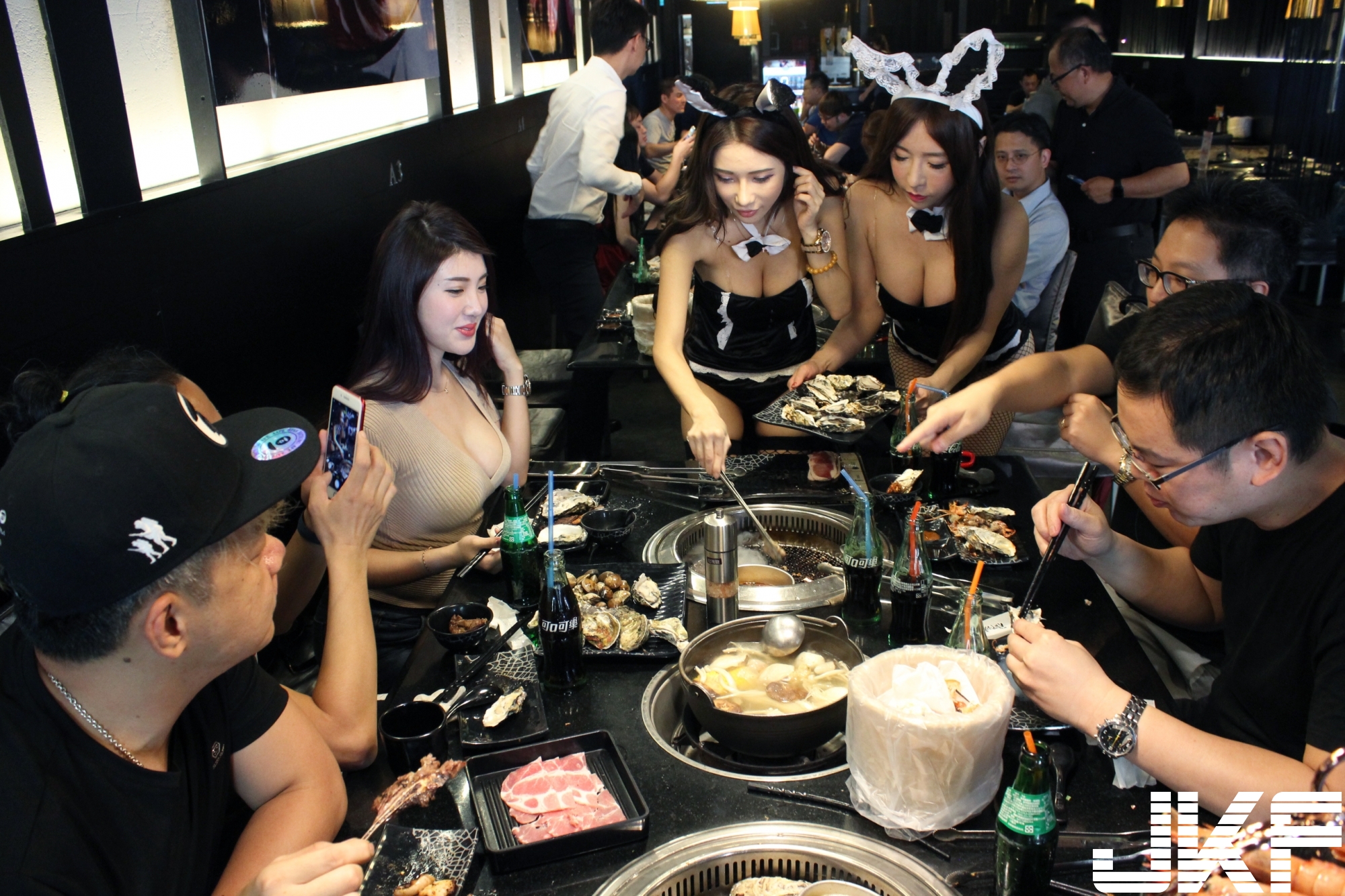 說到做到！Line瘋傳「爆乳女客人」終於神到了！ 超猛「震動畫面」讓人受不了…