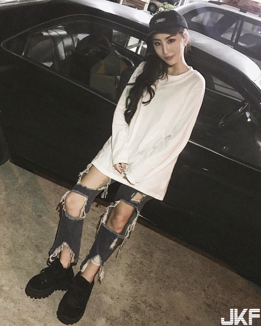 顏值爆表「氣質正妹」光看臉蛋就戀愛！沒想到「白嫩長輩」如此兇！比基尼照超養眼…