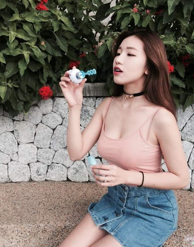 餐廳吃飯驚見「巨乳正妹」！份量太驚人光用看得就吃不下了！