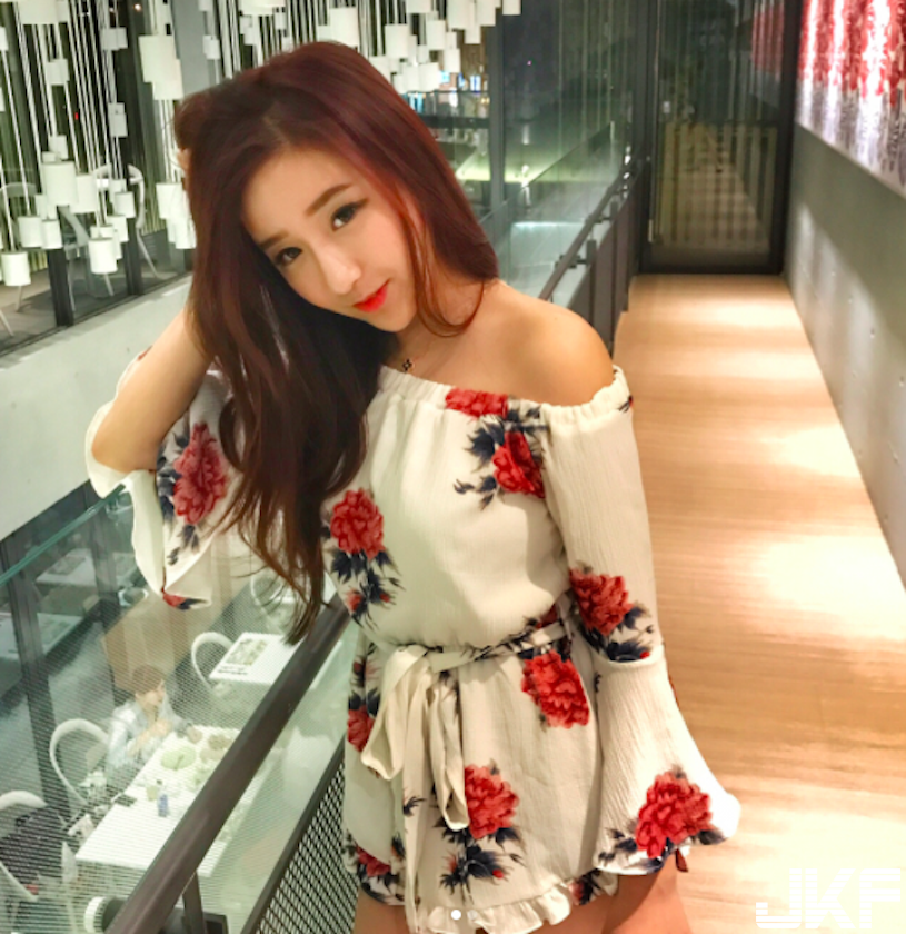 好兇！高顏值電眼「爆乳正妹」，好友還是火辣網拍老闆娘呢！