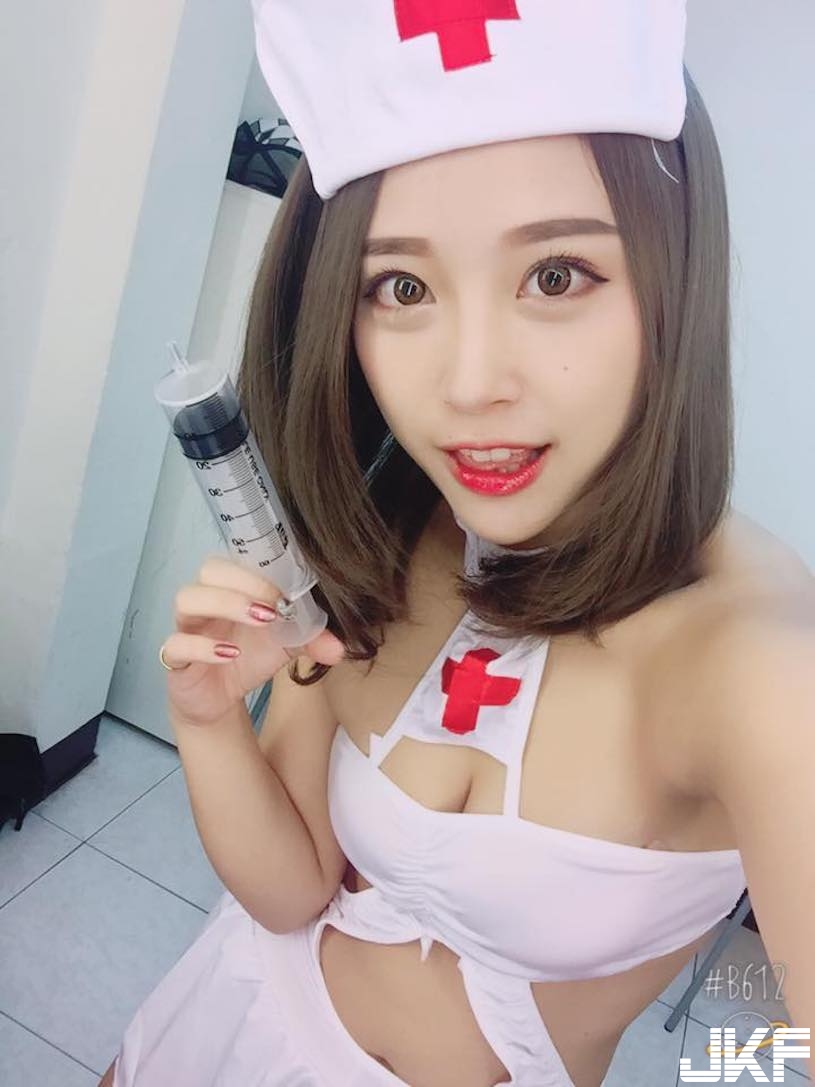 好邪惡的熊！正妹獻上「愛心大奶肉」賀中秋，加碼再送「火辣臀肉」網：好想當熊！