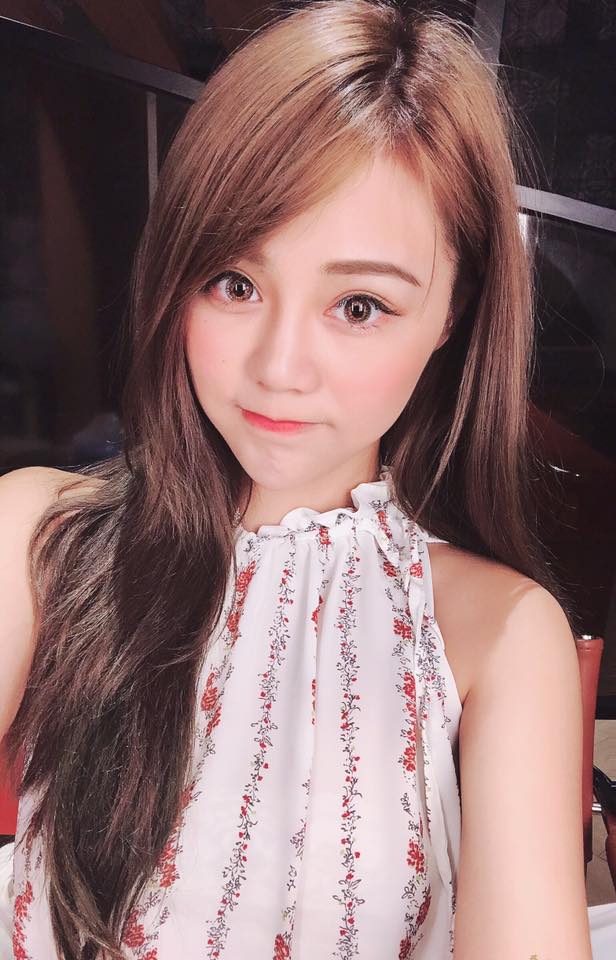 甜到蛀牙！超甜美「制服正妹」一笑媚眾生！制服下「豐滿上圍」讓人好驚喜！