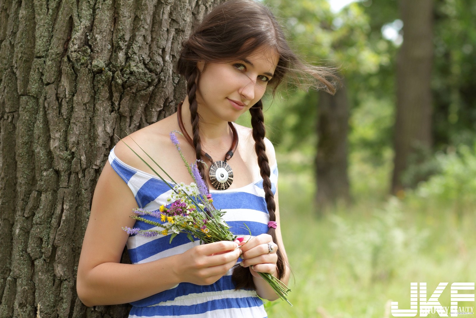 Showy beauty. Charlie SHOWYBEAUTY. SHOWYBEAUTY юная девушка. SHOWYBEAUTY юбка. SHOWYBEAUTY фото девушек