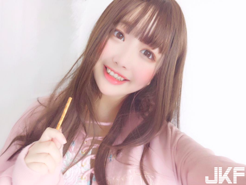 超可愛「童顏巨乳蘿莉」！夢幻顏值下隱藏驚人乳量，下水照真的太火辣！