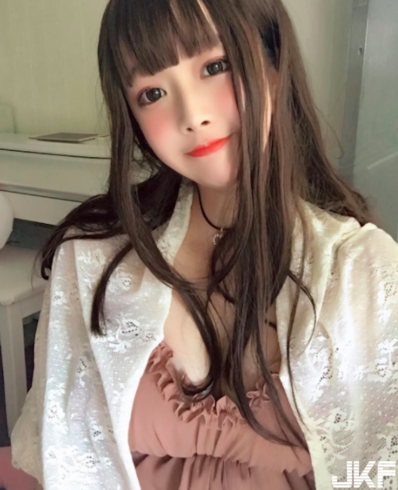 超可愛「童顏巨乳蘿莉」！夢幻顏值下隱藏驚人乳量，下水照真的太火辣！