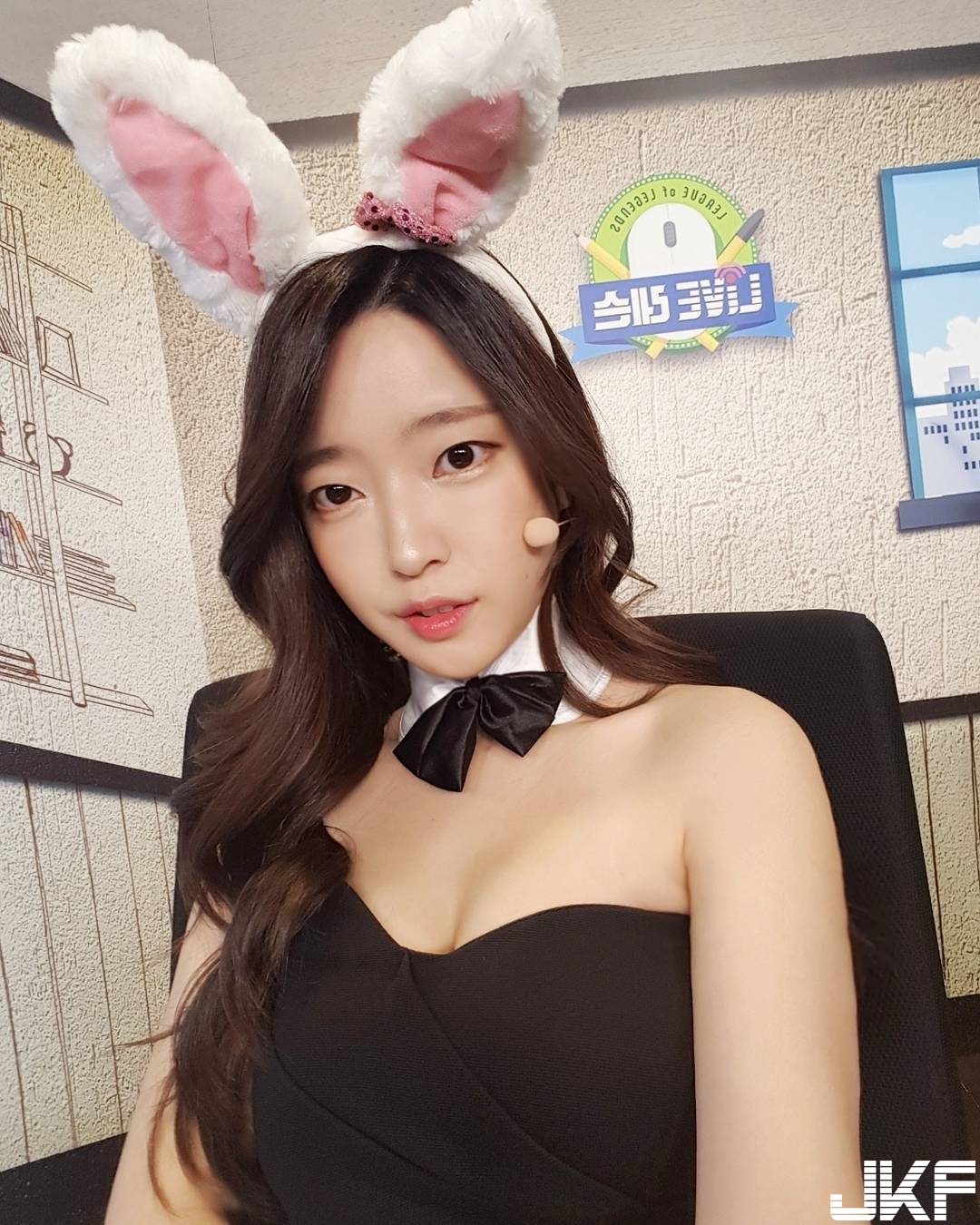 想收服！隱乳正妹化身性感小白兔，「兇殘乳量」攻擊力十足讓人想帶她回家