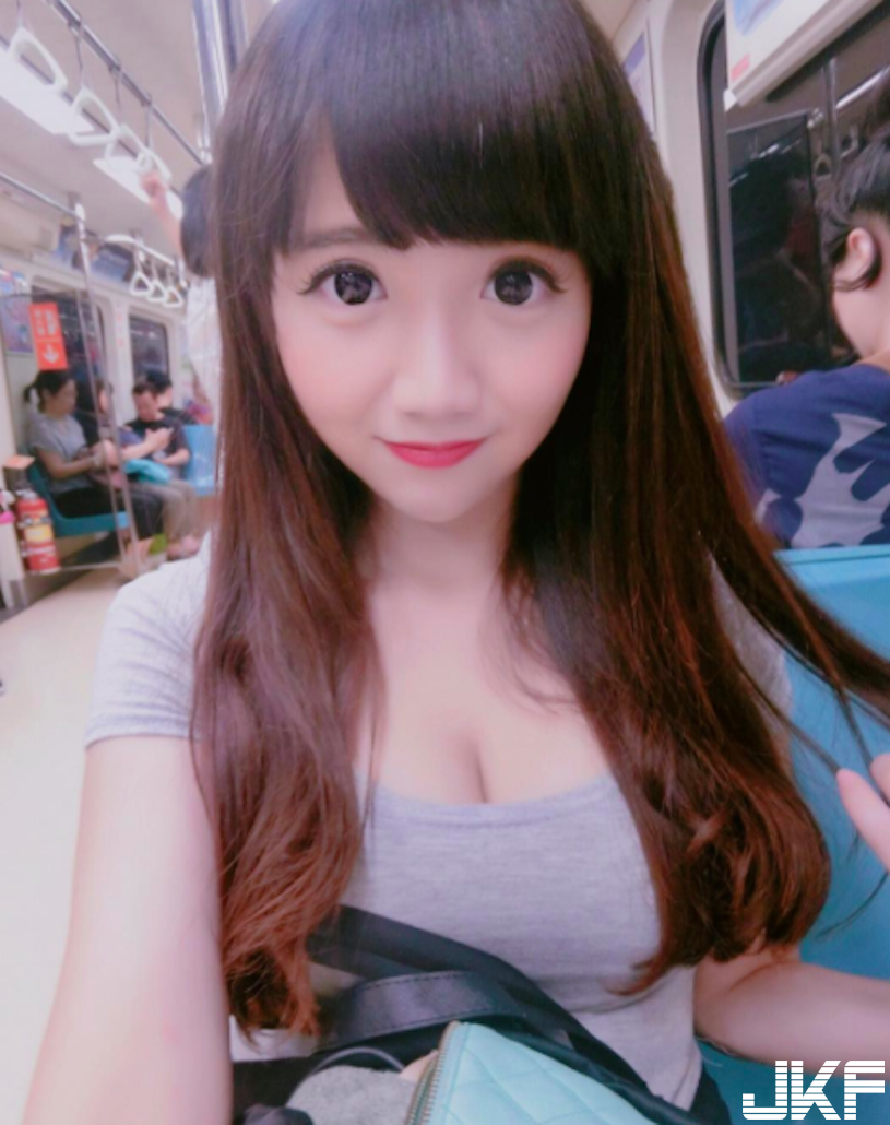 號稱「內湖陳意涵」美乳女行員，甜美大眼+「惹火身材」讓網友暴動揪團開戶