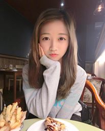 清新甜美！「F奶小隻馬」爆乳上菜，又把奶放桌上畫面太邪惡了&#8230;