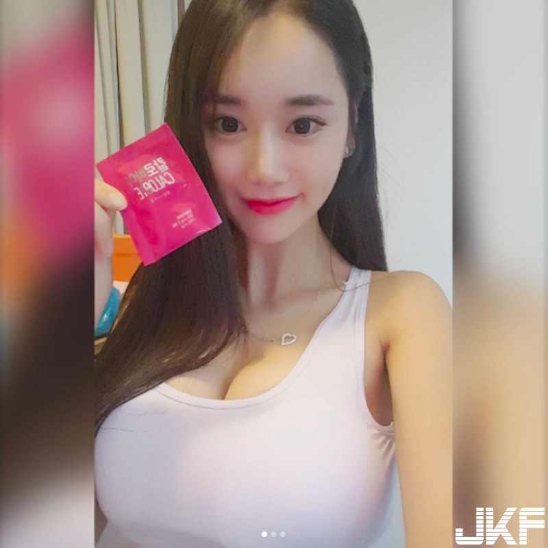 緊身短裙「爆乳正妹」！蹲下後「Ｓ型身材」更明顯！前凸後翹真的太猛了啦！