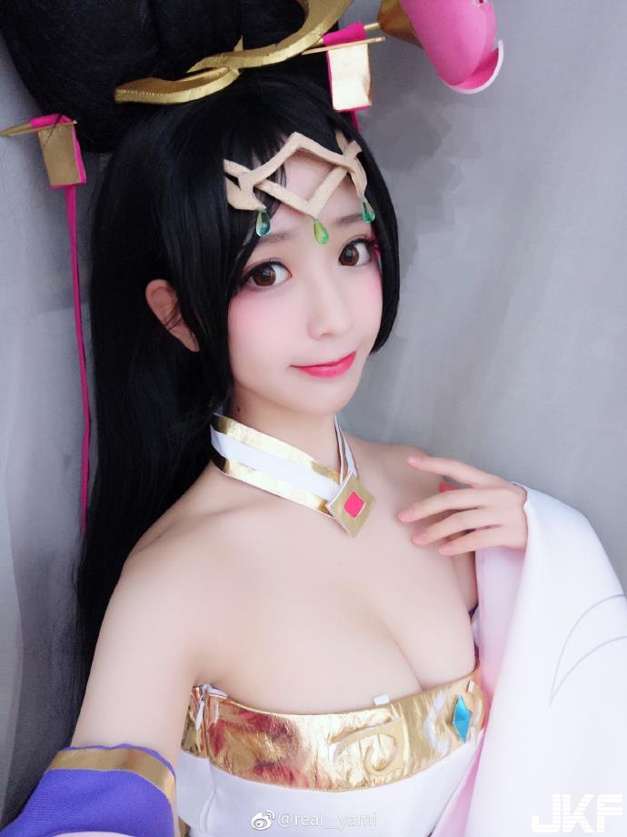 好夢幻！最強「童顏巨乳妹」駕到！就像從漫畫走出來的女高校生&#8230;
