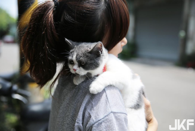 萌感護理師！水汪汪大眼與略帶青澀的氛圍讓人一秒戀愛！