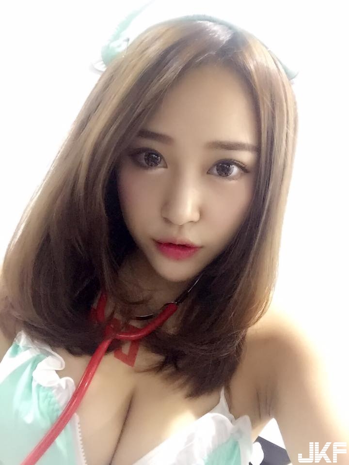 妹系「爆乳妹子」萌萌噠！「童顏與美乳」合在一起才是王道！