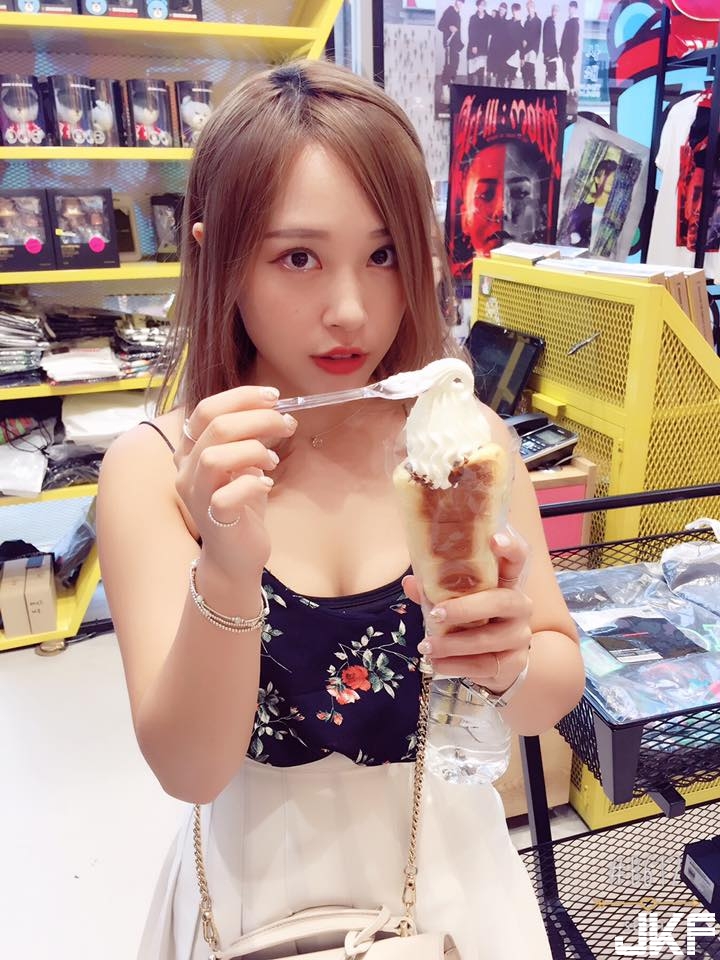 妹系「爆乳妹子」萌萌噠！「童顏與美乳」合在一起才是王道！
