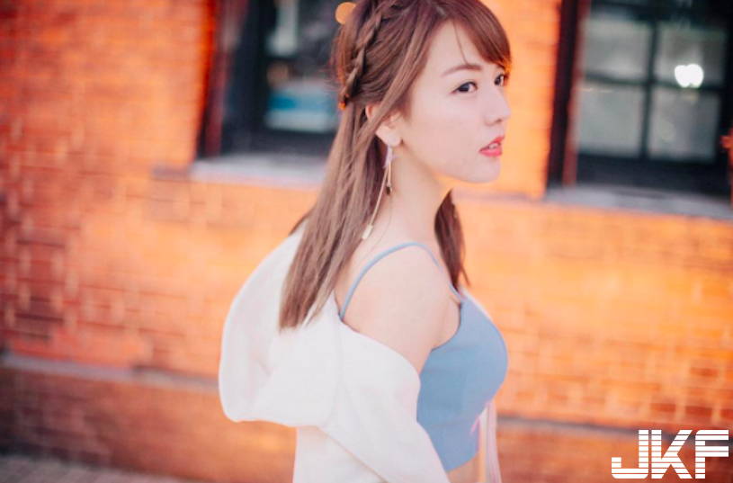 史上最美廚娘！甜美臉蛋＋「銷魂身材」看起來「好可口」，高超廚房技巧帶你上天堂！