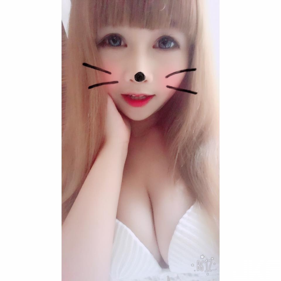 「爆乳老闆娘」綑綁誘惑！狂野的圓潤巨乳太可口，超惹火身材實在不科學！