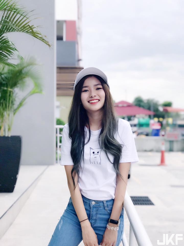 大馬「最甜Youtuber」！女友力超強微笑一秒讓商場被粉絲擠滿！