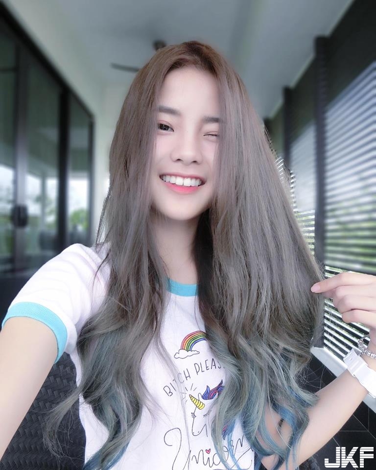 大馬「最甜Youtuber」！女友力超強微笑一秒讓商場被粉絲擠滿！