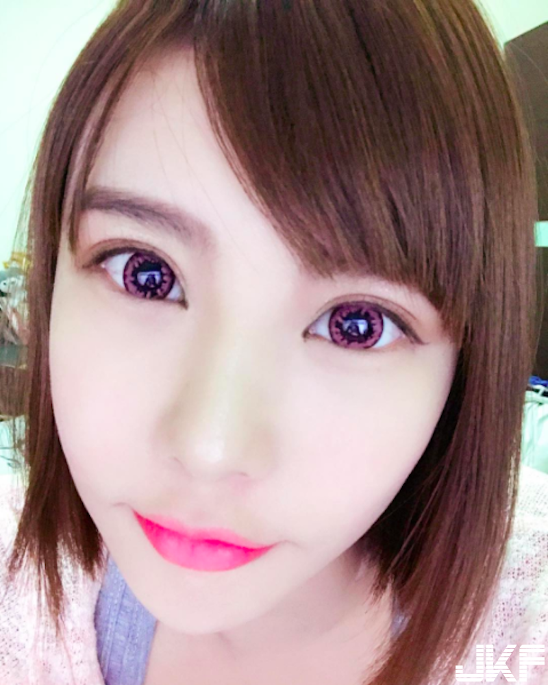 「白衣奶妹」上山踏青！F級的「渾圓美乳」出來透氣！野外最美的風景啊！