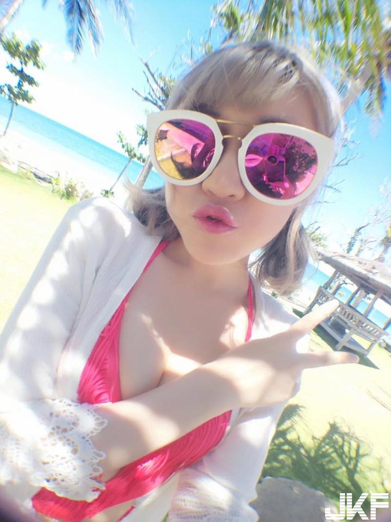 混血甜心「箐箐兒」突襲TSE寫真展！性感女老師的「寫真大逆襲」！