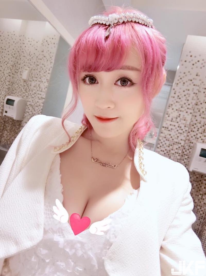 混血甜心「箐箐兒」突襲TSE寫真展！性感女老師的「寫真大逆襲」！