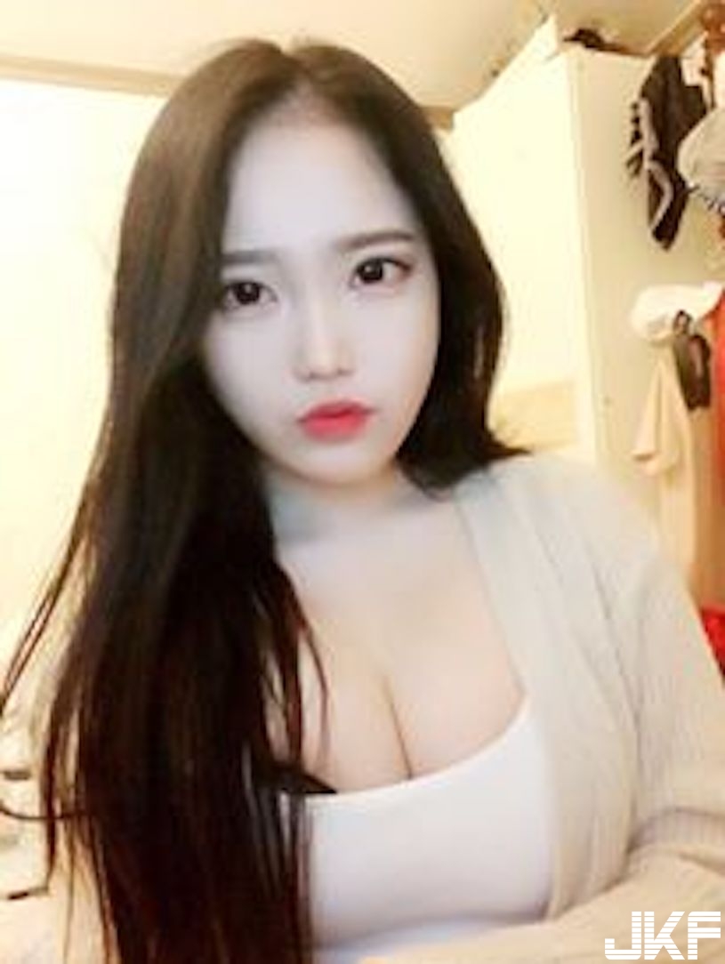 真人版娜美是她！19歲嫩妹胸部大到驚人，隨時都要掉出來啊！